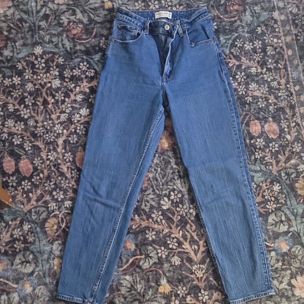 Abercrombie Curve Love The Mom High Rise Jeans